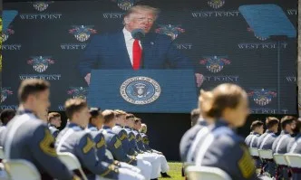Тръмп обеща пред млади военни, че ерата на безкрайните войни приключва