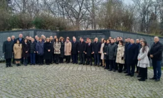 Днес почитаме паметта на жертвите на комунизма в България Депутати