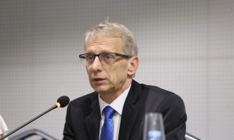 МОН предлага нови условията за връщане на учениците в клас