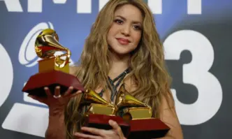 46 годишната колумбийска певица Шакира получи три награди и се превърна