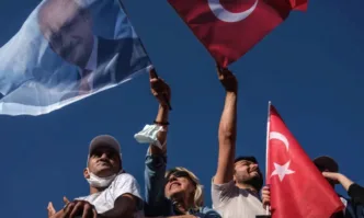 Ердоган и Кълъчдароглу с изравнени позиции преди изборите в Турция