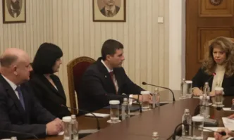 Президентът Илияна Йотова проведе и последният кръг от консултациите с парламентарно представените партии