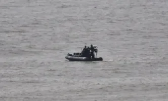 Операцията по издирването на рибарския кораб засечен за последно източно