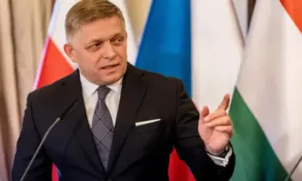 Той е ранен и откаран в болницаСловашкият премиер Роберт Фицо