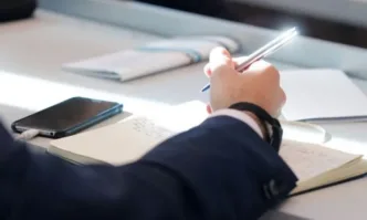 Петица от последните три гимназиални класа да освобождава учениците от