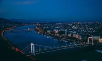 Растящите сметки за енергия принуждават Унгария да затвори през зимата