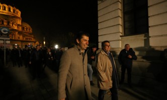 Въпреки обещанията за прозрачност: Петков и Василев обикалят по централите