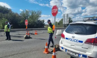 Полицаи гониха кола с мигранти от Пловдив до София