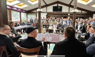 От Фейсбук профила на Борис МарковАхмед Доган си превзе сараите