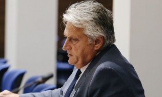 Защо колоездачите си бръснат краката попита вътрешния министър депутатът от