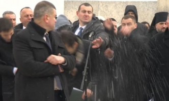 След снежния обстрел срещу Петков: Така е, когато си в разрез с народа и обслужваш чужди интереси
