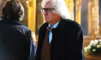 Казусът не е много прост Много е важно какво защитават