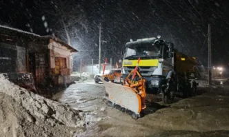 Изключително динамичното време през последните дни усложни пътната обстановка Днес проходът Шипка е почистен