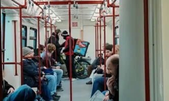 Временно се спира движението на метровлаковете между метростанции Сливница и