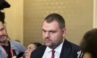 Депутатът от ДПС Делян Пеевски подаде днес сигнал до Инспектората