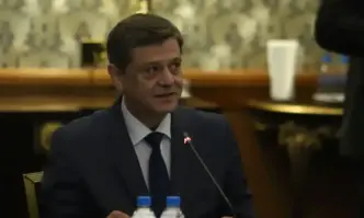 Трябва да се провери как се изпълняват решенията на НС