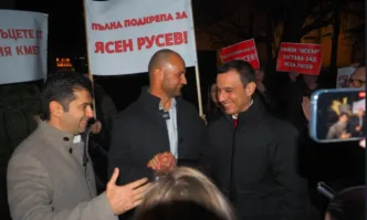 Кметът на София Васил Терзиев и другарят му кандидат кмет на