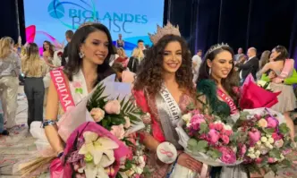 56 ата Царица Роза се казва Неделина Неделчева На пищна церемония