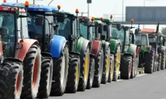Гръцки селскостопански асоциации и федерации излизат с трактори на протести