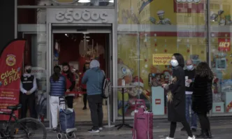 Съюзът на търговците в Солун предлага магазините да се затварят