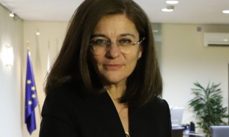 Новата външна министърска Теодора Генчовска нареди политическия си кабинет За