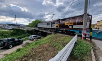 Човек загина, ударен от влак край Казанлък