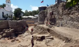 След некропола в Созопол откриха и манастир от 11 и век