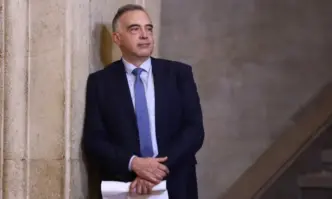 Дълго се лутаме в сглобки и разглобки Ако отпадне тази