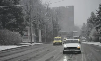 Пътната обстановка в столицата е нормална а движението се извършва