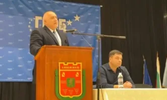 Две лъжи бяха опровергани вчера от живота и от