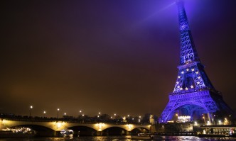 Хулигански прояви във Франция в новогодишната нощ: изпепелени са над 870 коли
