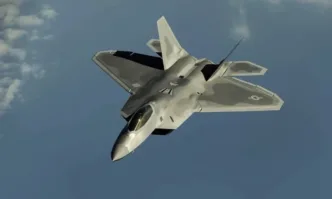 Руски изтребител прихвана самолети на НАТО
