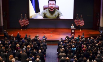 Председателят на Камарата на представителите Нанси Пелоси заяви в началото