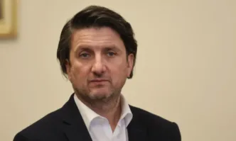 Представям ви отчета за първите шест месеца от началото на