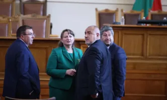 Ефектът Борисов: Само за ден в парламента въведе ред