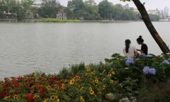 Виетнам готви евакуация на над 250 хиляди души заради тайфун