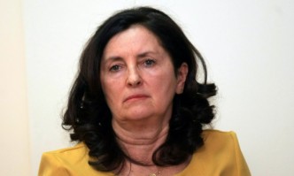 Бобева се учуди защо управляващите не се обръщат към човек