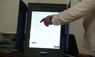 Сигнали за грешки при машинното гласуване и в област Добрич