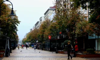 През страната ще премине студен атмосферен фронт Ще е облачно