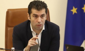 Премиерът Кирил Петков си измисли земетресение в град Царево за