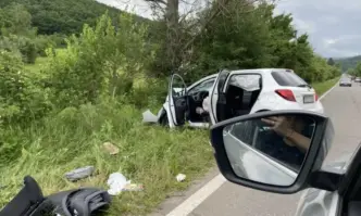По обяд в неделя е възникнало тежко ПТП на път