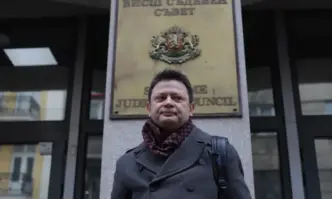 Мартин Божанов Нотариуса е използвал син буркан Влизал е