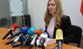 Ангелкова: Ще има фалити на туроператори, ако кризата продължи над 3 месеца