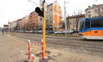 Умна система при Руски паметник предупреждава шофьорите за приближаващи трамваи