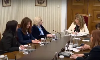 ДПС-НН изпрати три жени при президента Йотова