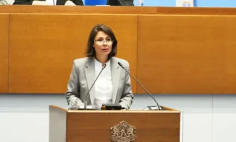 Даниел Митов отрече твърдение на Елисавета Белобрадова, че след протеста на 1 декември арестите са пълни със студенти по джаз пеене