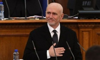 Афера бг: Николай Събев започна промяната със съученици и дисциплинарно уволнени