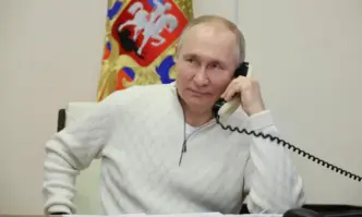 Три пъти: Путин и Лукашенко си говорят по телефона