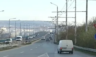 След кражба на кабел: Част от Аспаруховия мост без осветление