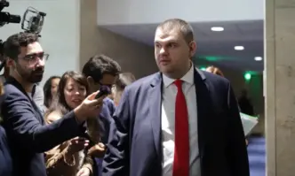 Председателят на ПГ на ДПС Делян Пеевски поиска от Николай